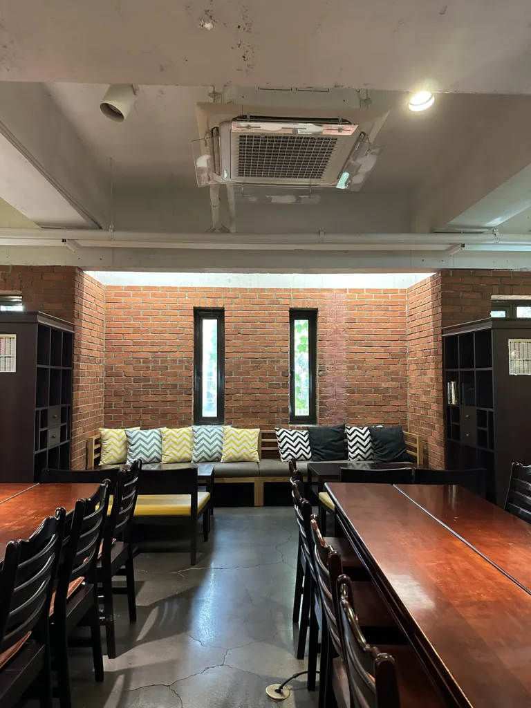 777.7 Space Café in Bangbae-dong, Seoul: A Spacious Hidden Gem for Families and Remote Workers